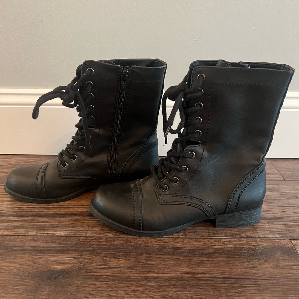 Steve Madden Black Lace-Up Combat Boots with Side Zipper